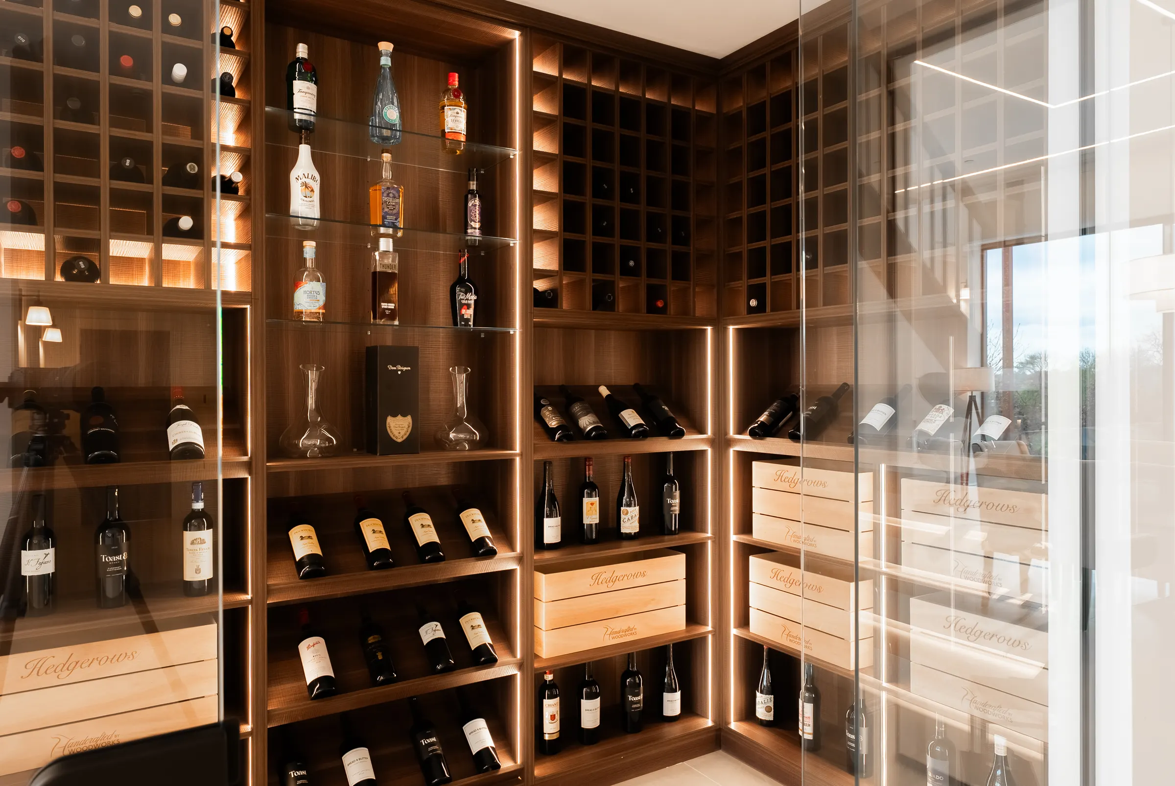 Craig, Craig cotton wine room 4, Handcrafted by Woodworks
