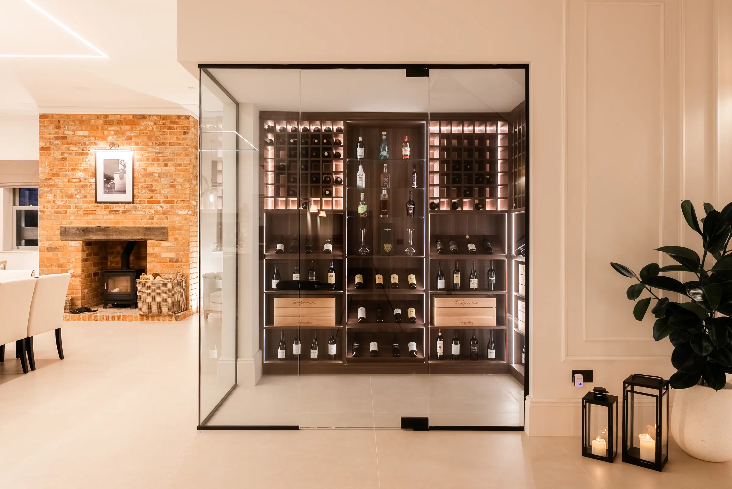 Craig, Craig cotton wine room 5, Handcrafted by Woodworks