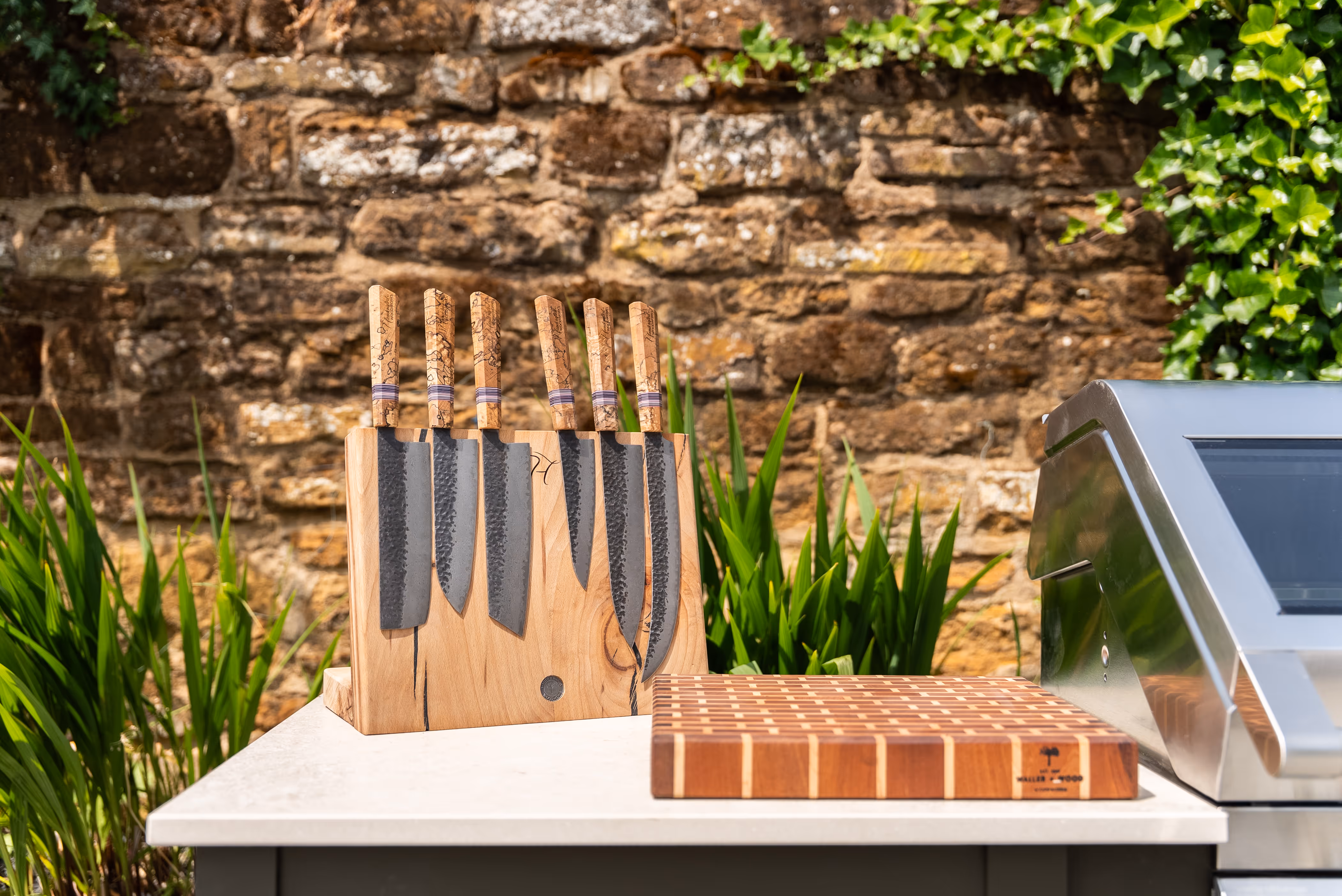 Alfresco one knife set cutting board stone wall